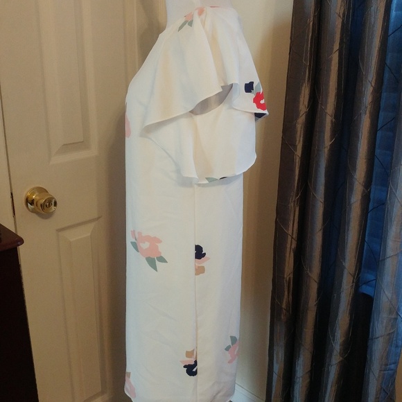 Floral dress - Picture 2 of 3